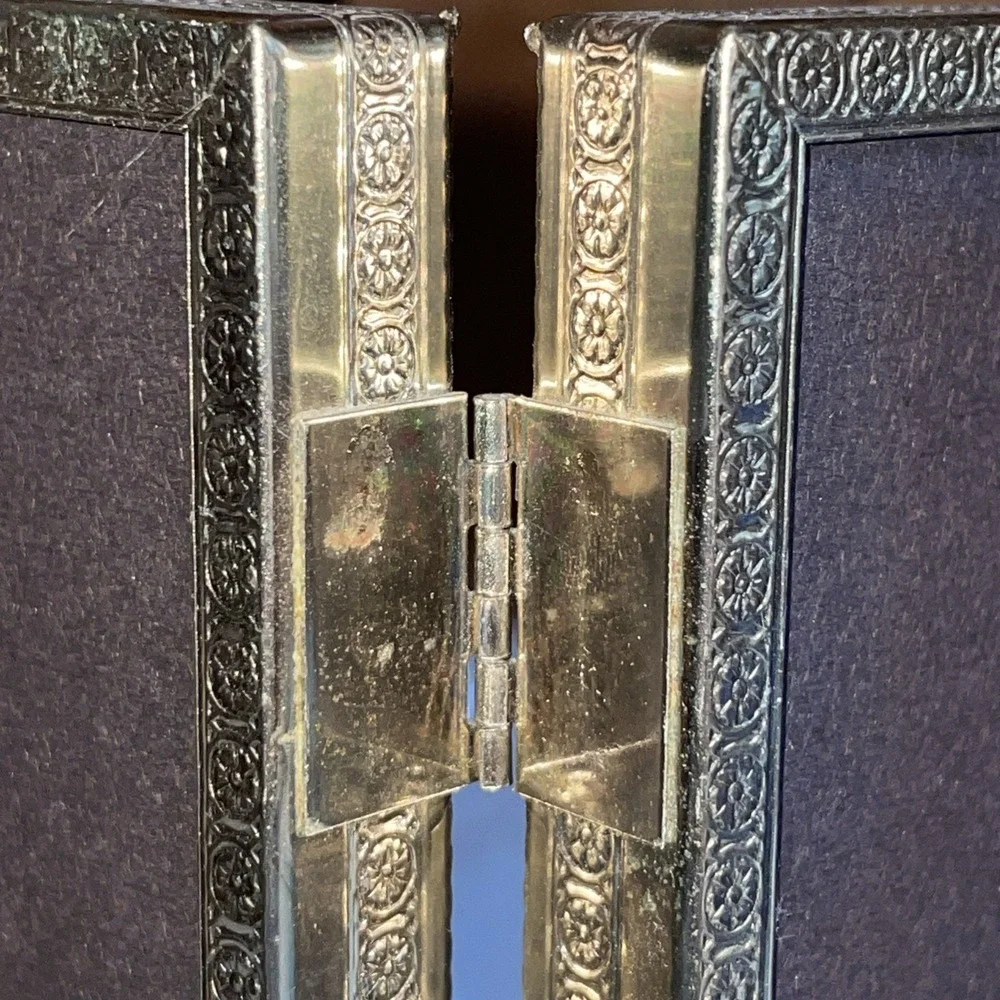 VINTAGE‎ GOLD METAL DOUBLE PHOTO HINGED FRAME 8X10  MID CENTURY